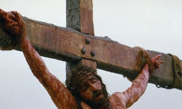 Un fragment din crucea pe care a fost crucificat Iisus Hristos, furat dintr o catedrală din Boston jpeg