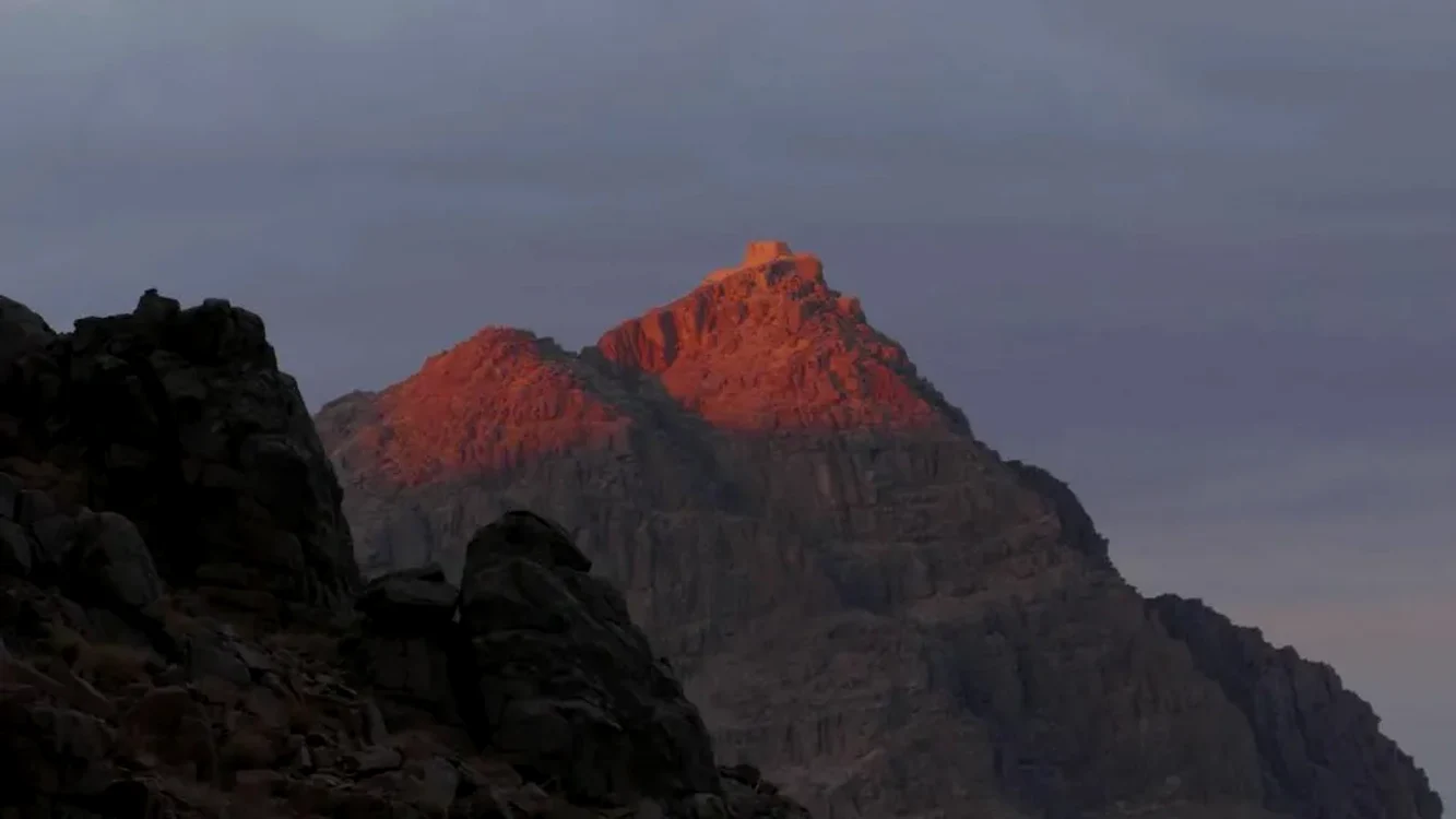 Muntele Sinai cunoscut ca locul unde Moise ar fi primit Cele 10 Porunci / Sursa foto: BBC