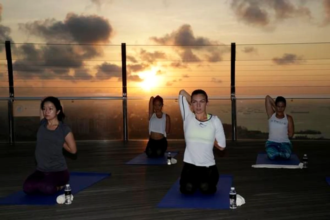 
    Simona Halep a facut yoga la SingaporeFOTO: Twitter  
