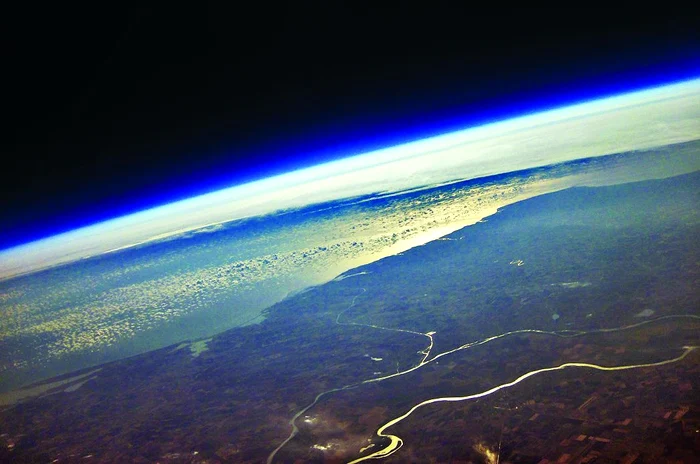 10:20 AM. La o oră şi 16 minute  de la lansare, balonul ajunsese la 27.187 de metri. Niciun aparat  de zbor lansat de pe teritoriul  României nu a ajuns aici