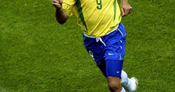 FOTBAL: Ronaldo afirmă că Brazilia va câştiga CM 2010 dacă va fi şi el în lot