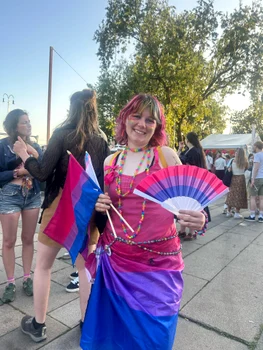 Maud Angelica Behn, fiica lui Ari Behn cu Prinţesa Marha Louise a Norvegiei la marsul Pride 2025. FOTO: Instagram