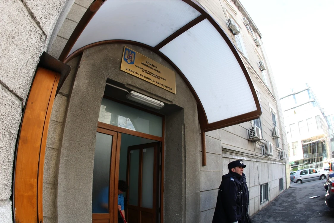 Un cetăţean turc arestat pentru dare de mită          FOTO Adevărul
