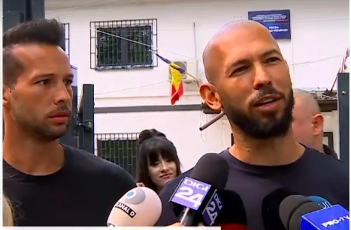 Tristan şi Andrew Tate, declaraţii ironice la ieşirea de la poliţie. FOTO: captură video ProTV