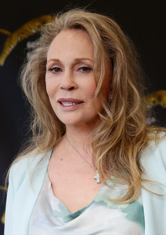Faye Dunaway (74 de ani) 