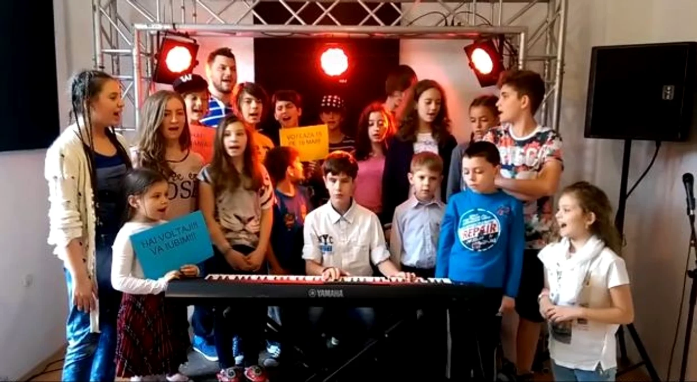 
    Eurovision 2015: Voltaj Academy trimite un mesaj participanților României la concursFoto: Captură video  