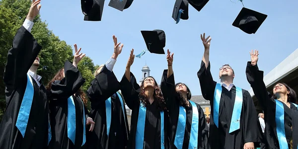 studenti absolvire getty images