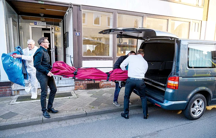 Poliţiştii au mai descoperit  două cadavre în casa  criminalei din Wittingen