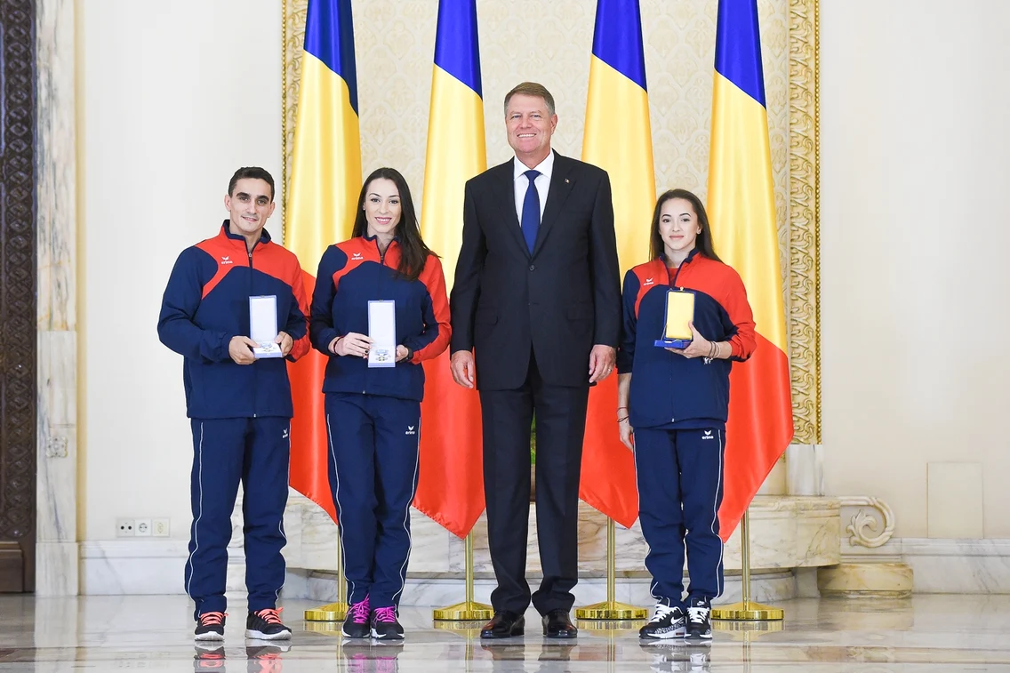 Dragulescu, Ponor, Larisa Iordache decorati de Iohannis 26 septembrie 2017 1 (1) jpeg
