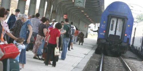 Preţul călătoriei cu avionul concurează trenul