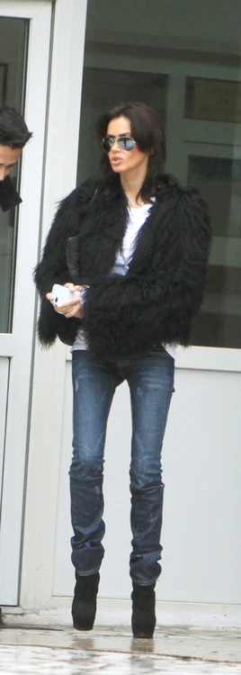 “Oana Zăvoranu, (46 kg) mersul pe jos face piciorul frumos”