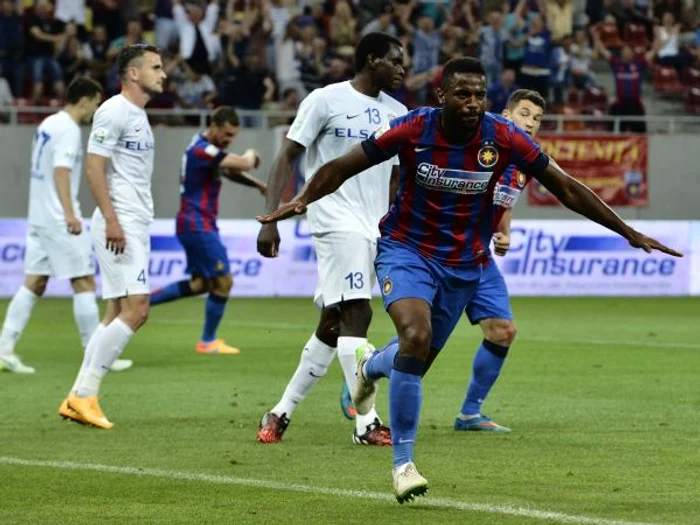 
    Varela a deschis scorul în meciul Steaua - FC Botoşani foto: Răzvan Păsărică  