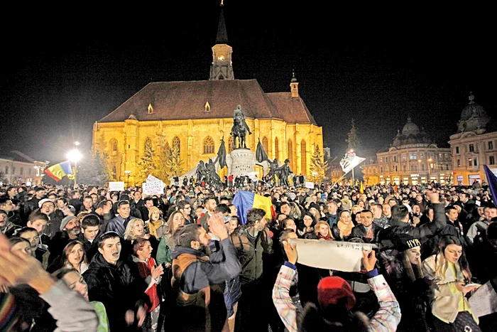 Cluj - Românii au sărbătorit în toată țara victoria surprinzătoare a lui Iohannis