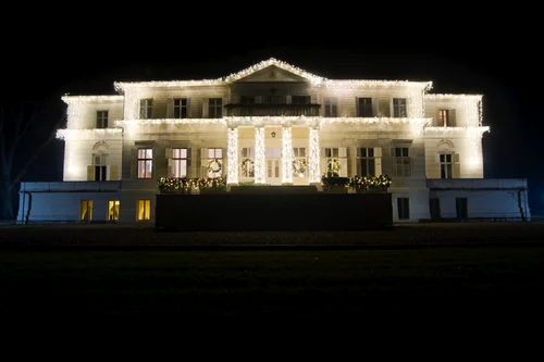 Castelul Săvârşin împodobit de Crăciun de designerul floral Alina Neacşa şi colaboratorii săi. FOTO: Daniel Angelescu, Casa Majestăţii Sale