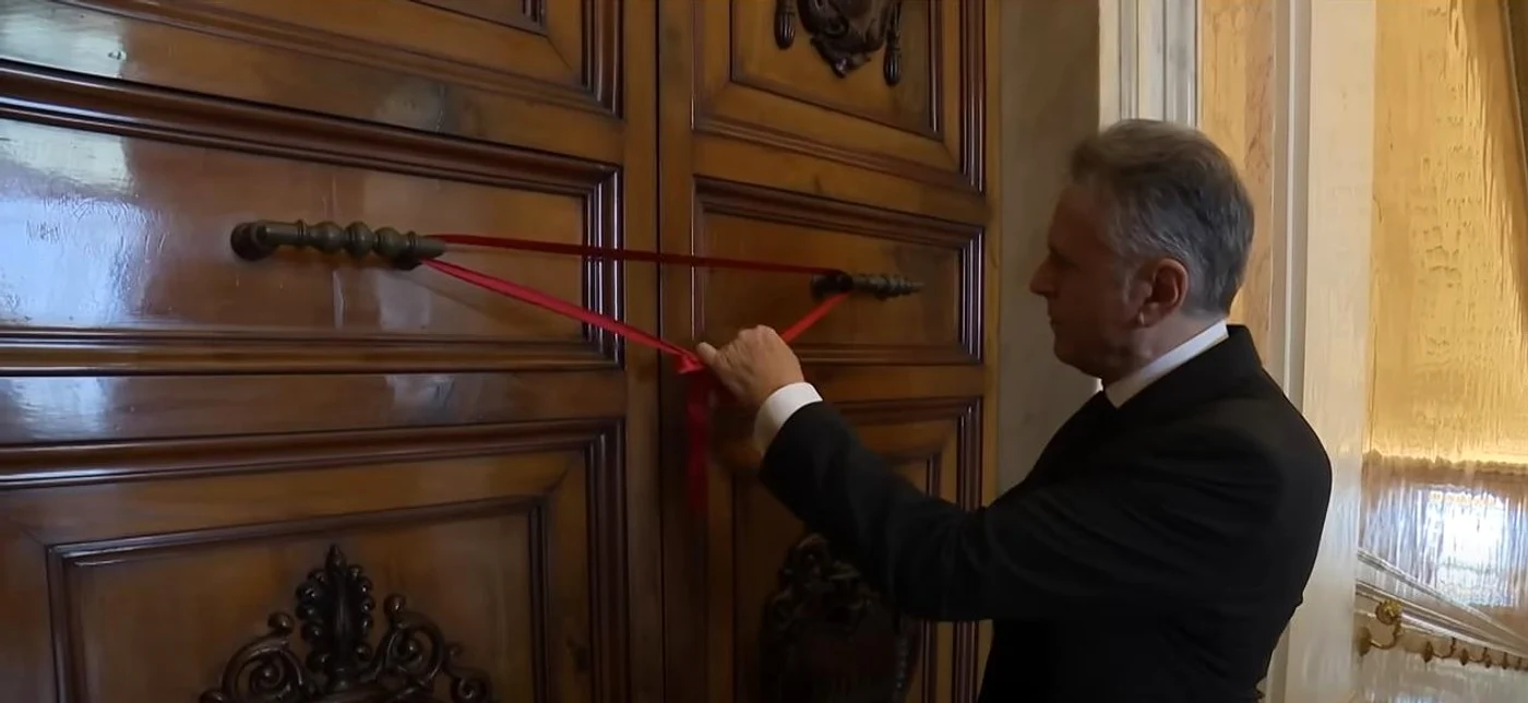 desigilare reşedinta papala, captură video jpg