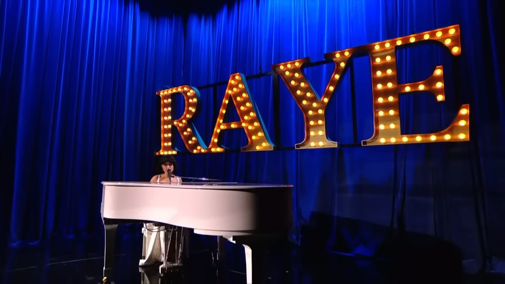 Raye, record de șase premii la Brit Awards 2024. Femeile au dominat ceremonia. Lista completă a câștigătorilor VIDEO