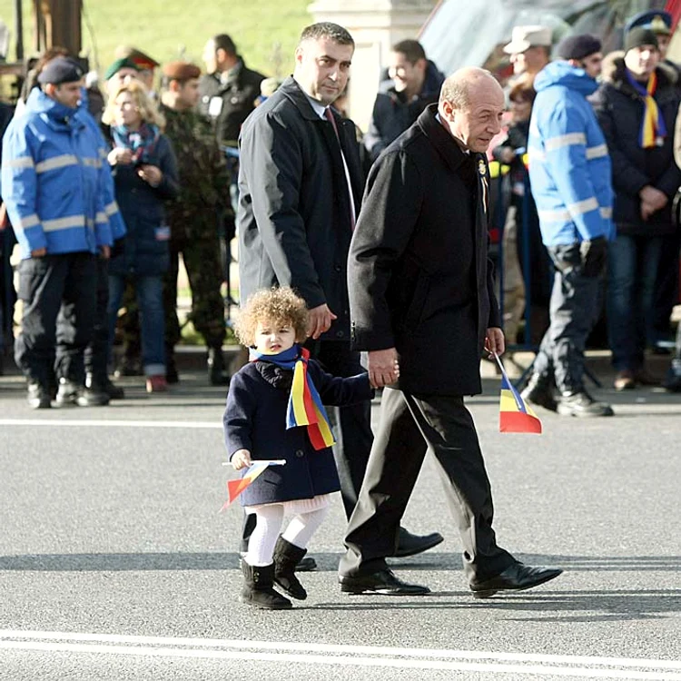 Traian Băsescu a venit însoţit de nepoţica Sofia