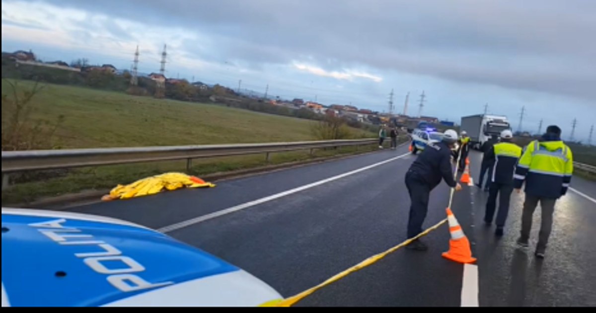 O femeie de 60 de ani, lovită pe trecerea de pietoni și târâtă un kilometru de un TIR. Şoferul este căutat în continuare.