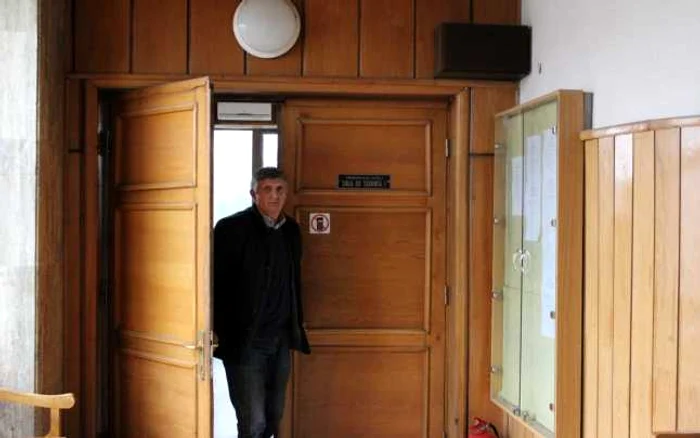 Eduard Cincă, funcţionar la OCPI, este acuzat de luare de mită