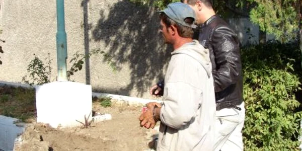  Bărbatul care şi-a ameninţat vecina se sustrăgea executării pedepsei