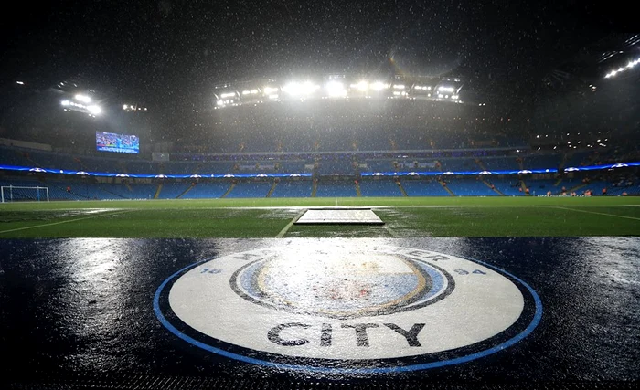 O furtună teribilă s-a abătut asupra stadionului Etihad chiar înainte de startul jocului cu Gladbach, iar arbitrii au decis amânarea lui pentru azi