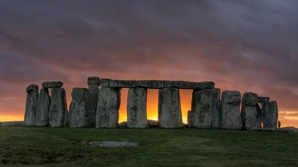 Cercetătorii oferă două explicaţii pentru Stonehenge jpeg