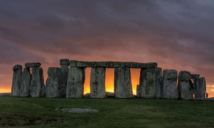 Cercetătorii oferă două explicaţii pentru Stonehenge jpeg