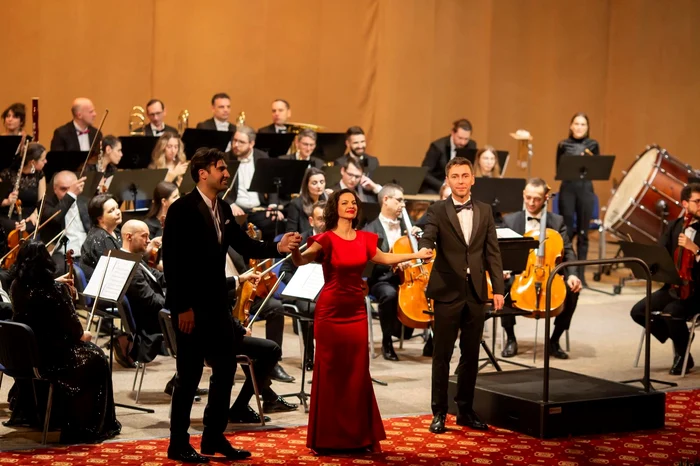Jonathan Tetelman, Mădălina Stan și Constantin Grigore