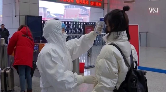 
    Doi bărbaţi care au fost evacuaţi din China la Berlin au fost aduşi în ţară duminică seară cu o aeronavă de tip C-27J Spartan aparţinând Forţelor Aeriene Române  