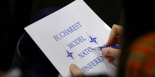 conferinta nato elevi foto david muntean