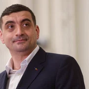 Președintele AUR, George Simion, face declarații de presă după depunerea  moțiunii de cenzură alături de PSD împotriva guvernuluii. FOTO Inquam Photos / Octav Ganea