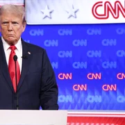 CNN a organizat prima dezbatere electorală Trump-Biden FOTO EPA-EFE