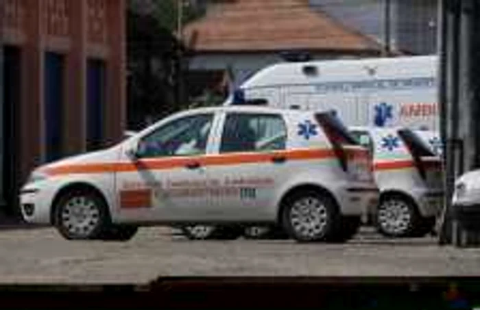 Medicii nu au mai putut face nimic pentru a-l readuce la viaţă pe bătrânul găsit fără suflare în Mihai Bravu (foto: Adevărul)