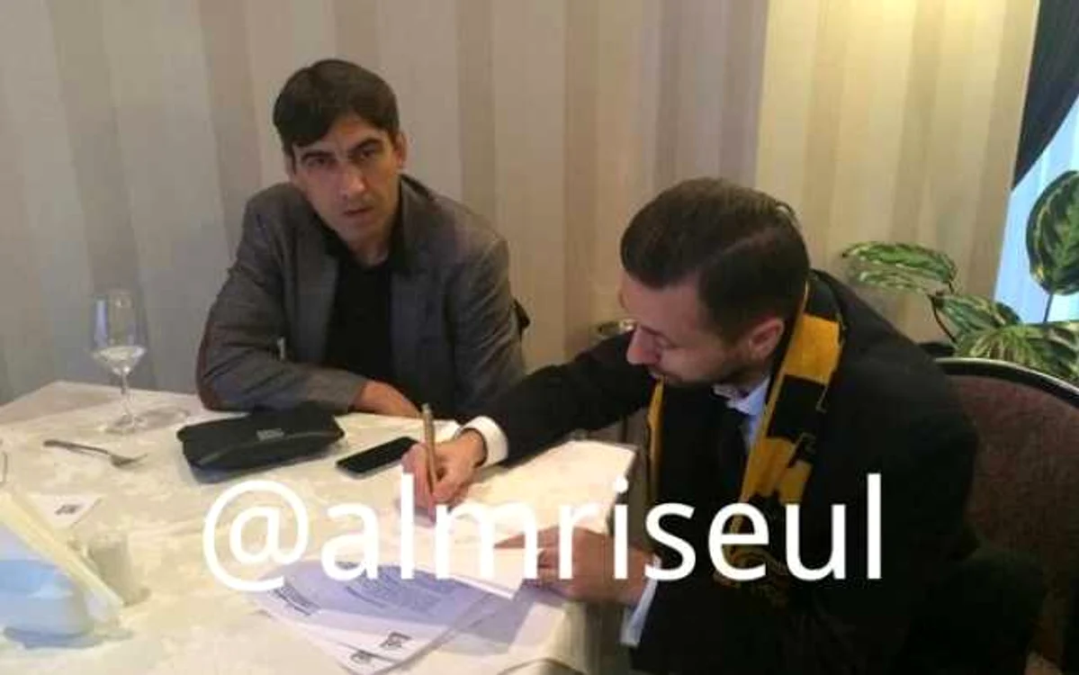 Piţurcă (stânga) i-a oferit lui Sânmărtean un contract de un milion de dolari pentru fiecare sezon
