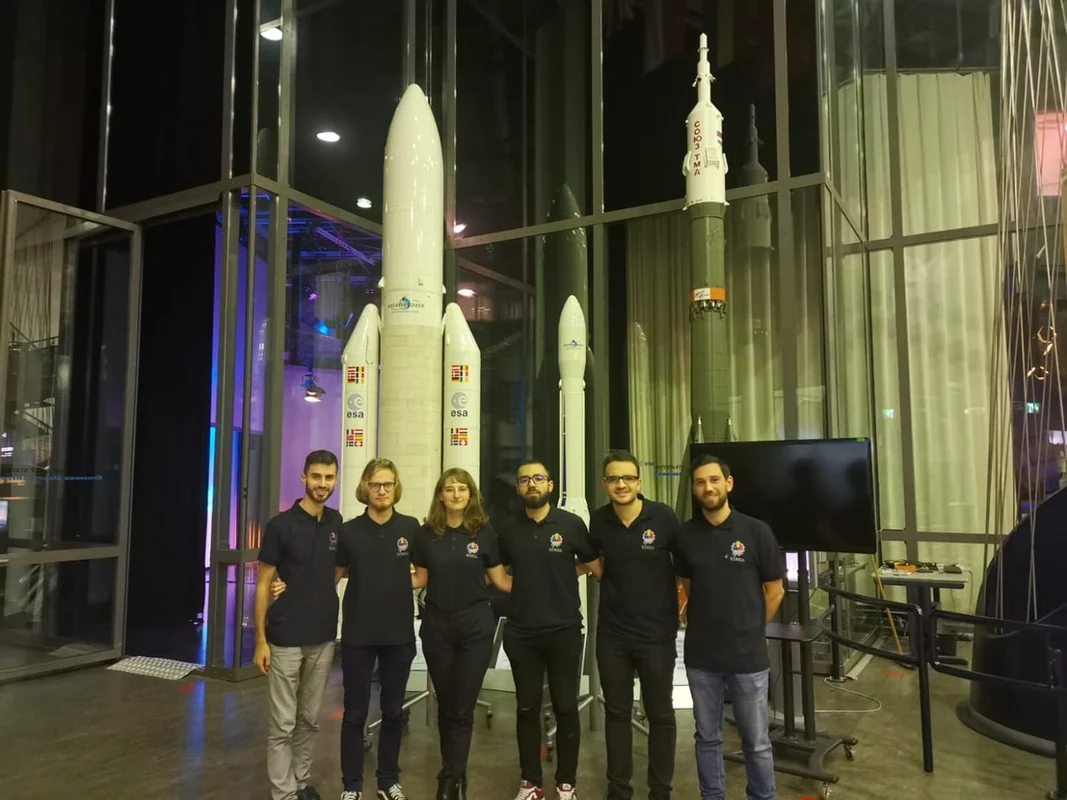 Ecrida - echipa de studenţi cercetători spaţiali care merge la Cercul Polar Sursa Ecrida
