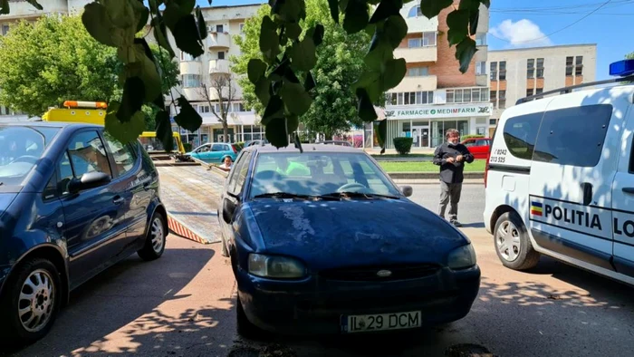 Se ridică maşinile abandonate pe domeniul public FOTO Facebook/PMC
