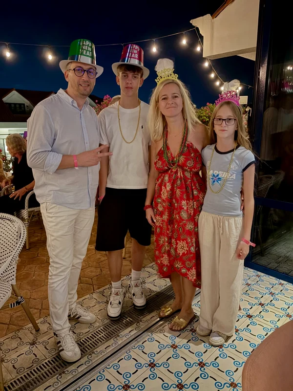 Cosmin Stan, alături de familia sa / Foto: Facebook