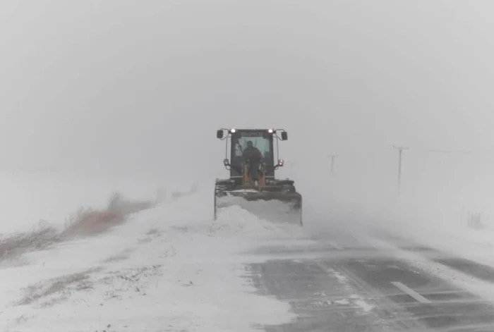 Utilajele au acționat pe timpul nopții FOTO: CJ Galați 