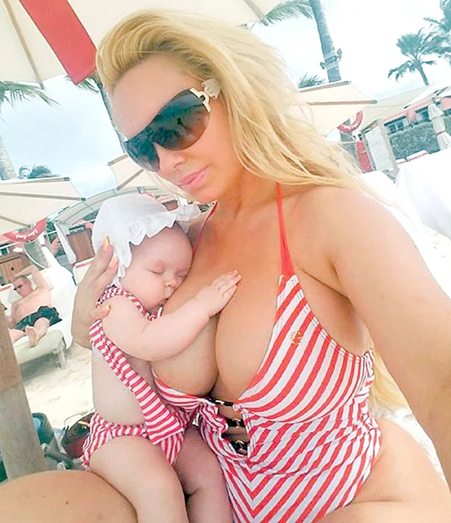 Dormi puiule, dormi! Mami nu-ţi dă sân, vrea să-ţi facă poză