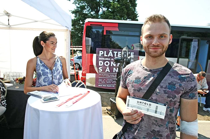 
    Robert a donat şi el sânge pentru un bilet la concertFoto: Dorin Constanda  