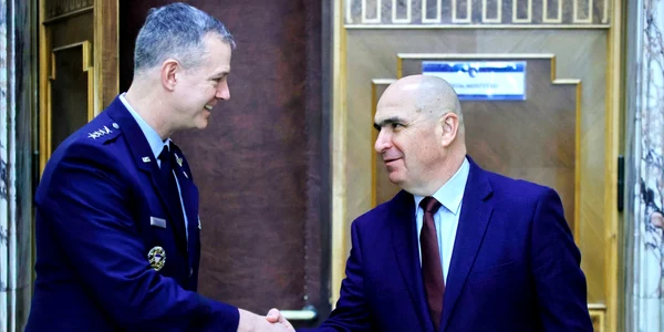 Alexus G  Grynkewich și bolojan FB GUV Romaniei jpg