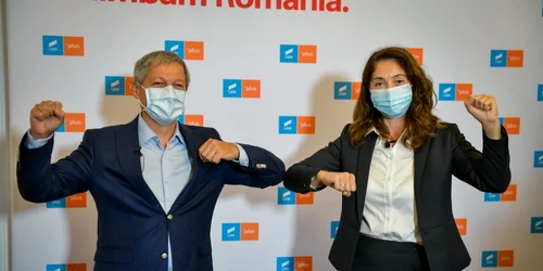 Simona Spataru si Dacian Ciolos FOTo Facebook Simona Spataru