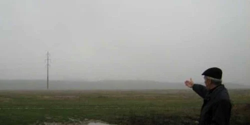 Mai multe hectare de teren au fost inundate în localităţile Banca şi Epureni