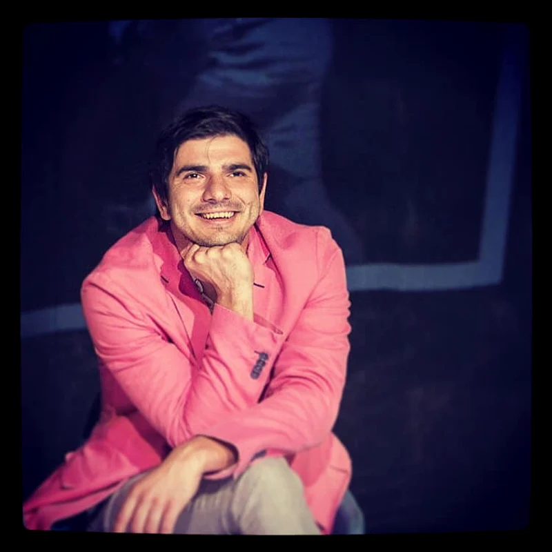 Alex Bogdan 