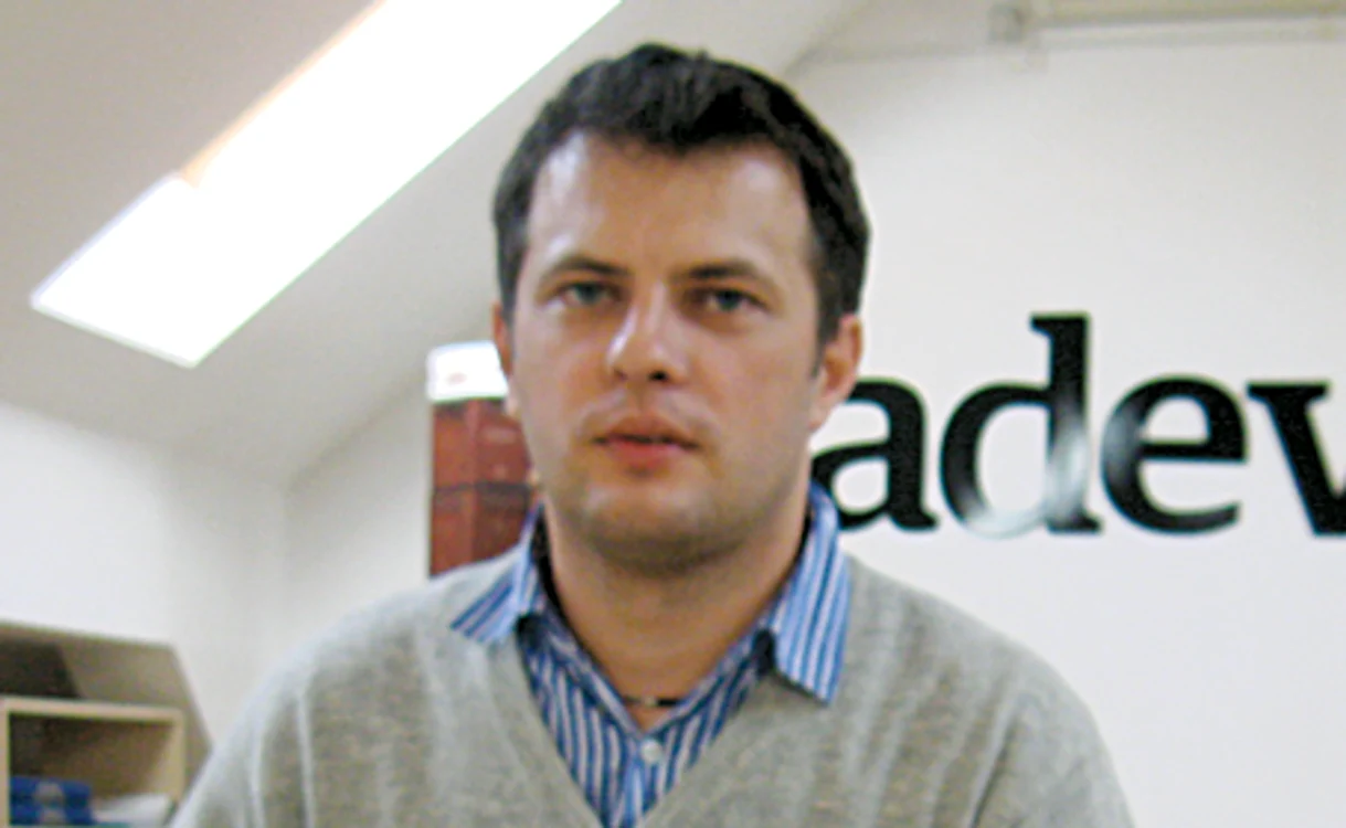 Emanuel Petruţ în redacţia Adevarul de Seară din Timişoara
