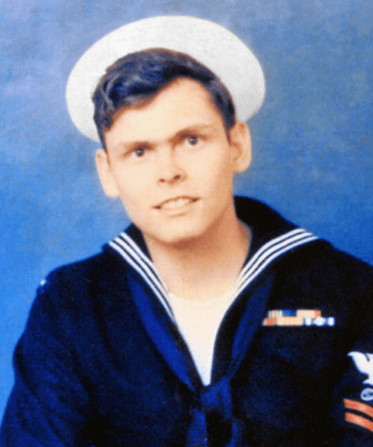 Povestea de film a celui „incredibil de prost”. Cum a reușit un puști de 20 de ani să devină un adevărat agent 007 în iadul din Vietnam