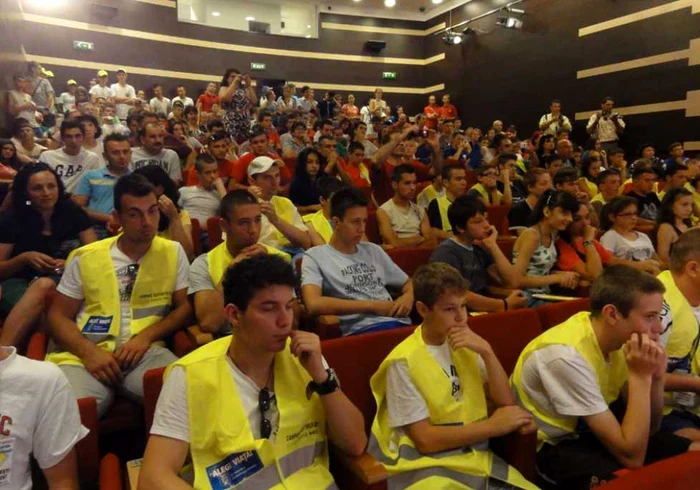 Sala de spectacole a Centrului Cultural "Eugen Ionescu" din Slatina a fost arhiplină