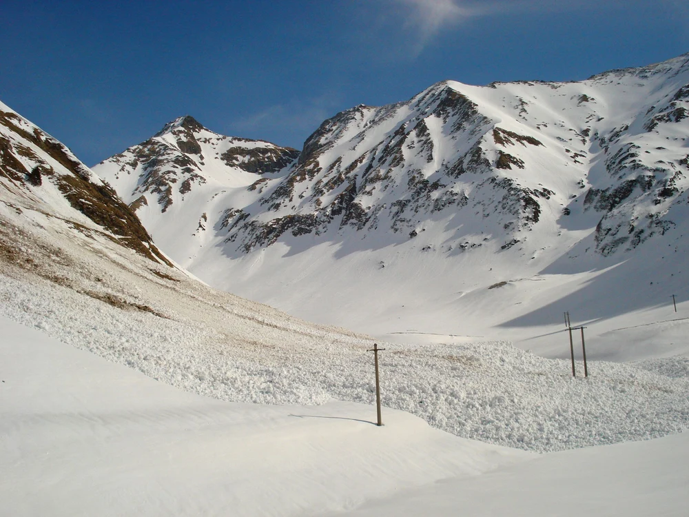 Riscul de avalanşă în Munţii Făgăraş este de gradul 3