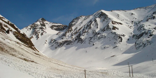  Riscul de avalanşă în Munţii Făgăraş este de gradul 3