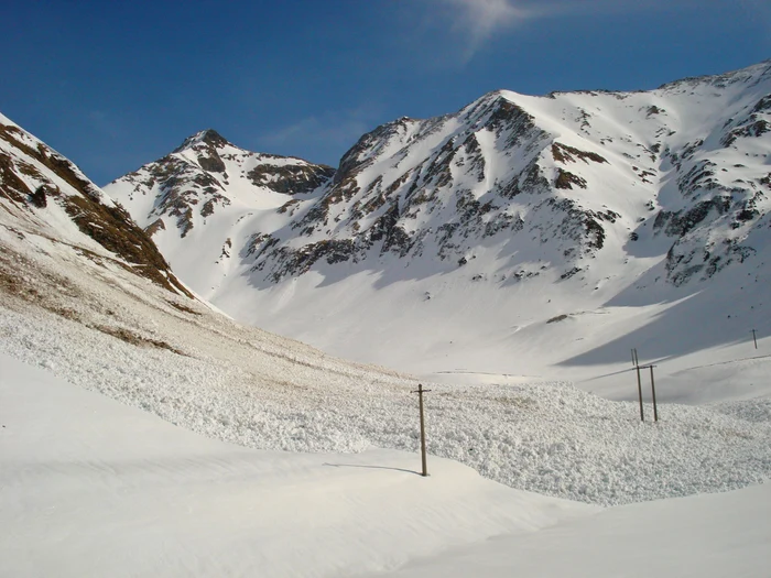  Riscul de avalanşă în Munţii Făgăraş este de gradul 3